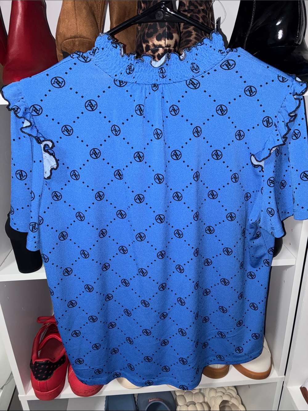 Adrienne Vittadini Blue Short Sleeve Mock-Neck Top with Black Print